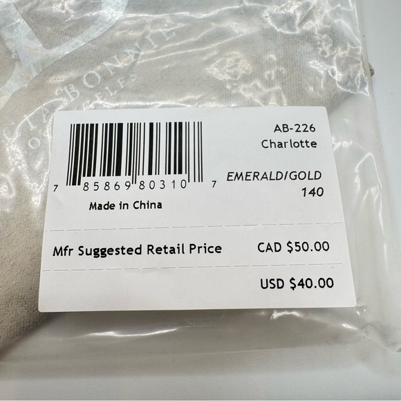 Alicia Bonnie - Emerald green / Gold earrings- NWT - giftable - Picture 4 of 8